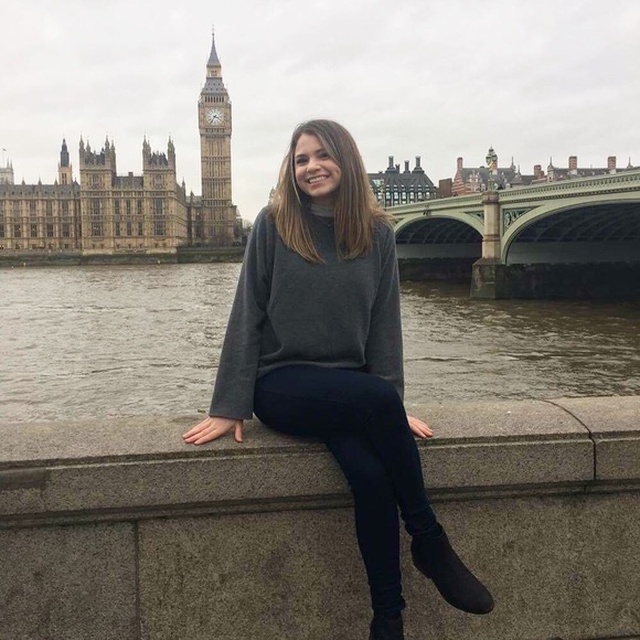 Meet your Posher, Allison - Picture 5 of 6